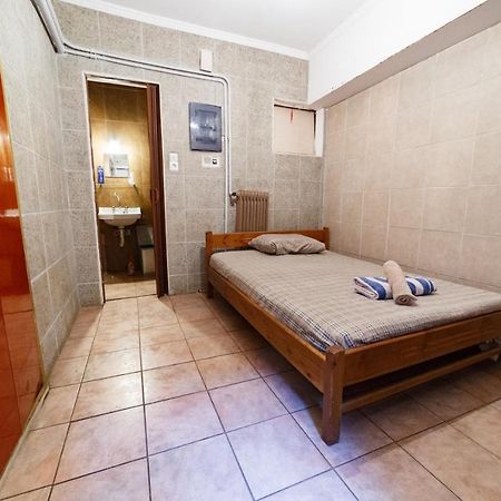 Private Flat For 2 Or 3 With Back Yard Near Exarhia Square And Archaelogical Museum Apartman Athén Kültér fotó