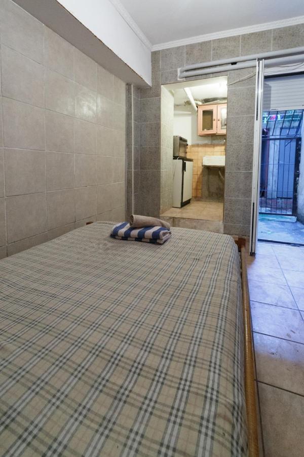 Private Flat For 2 Or 3 With Back Yard Near Exarhia Square And Archaelogical Museum Apartman Athén Kültér fotó