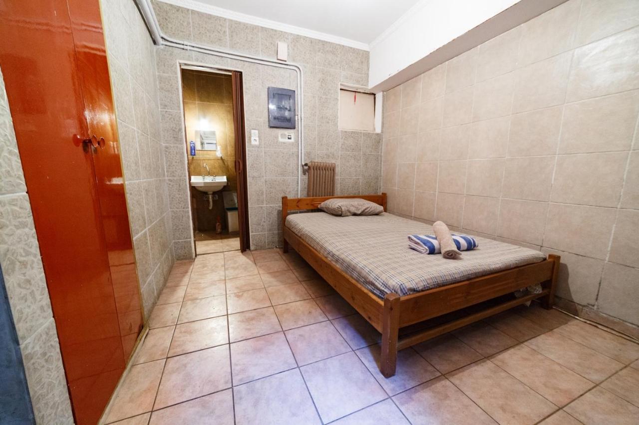 Private Flat For 2 Or 3 With Back Yard Near Exarhia Square And Archaelogical Museum Apartman Athén Kültér fotó