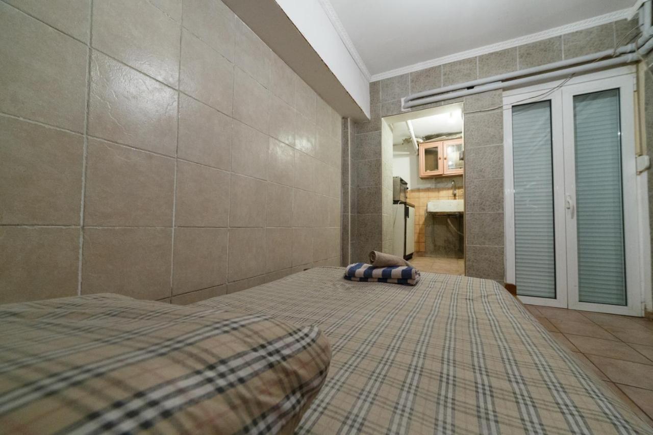 Private Flat For 2 Or 3 With Back Yard Near Exarhia Square And Archaelogical Museum Apartman Athén Kültér fotó